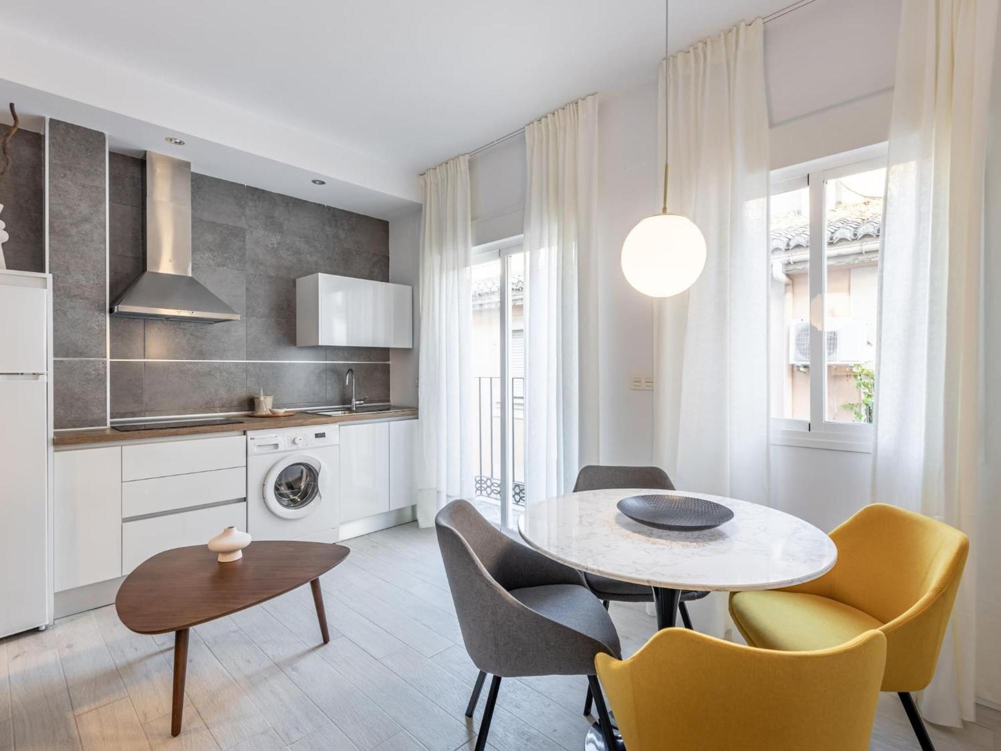 Central Stylish And Elegant 1 & 2 Bedroom Apartments III Granada Exterior foto