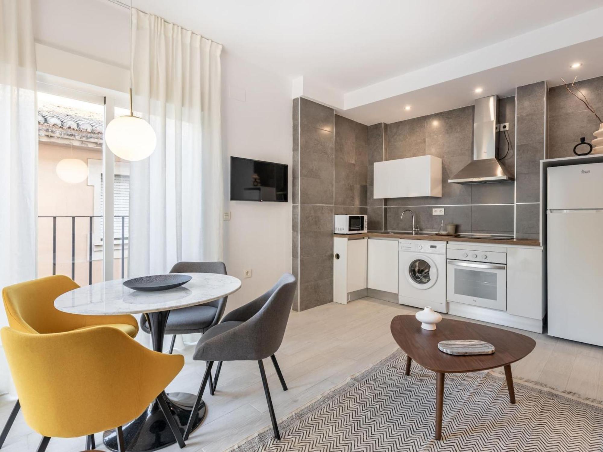 Central Stylish And Elegant 1 & 2 Bedroom Apartments III Granada Exterior foto